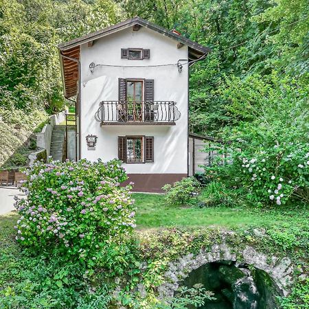 House By The Stream - Happy Rentals Avce Екстериор снимка