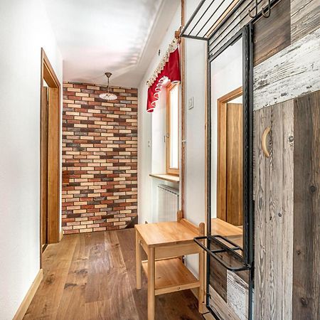 House By The Stream - Happy Rentals Avce Екстериор снимка